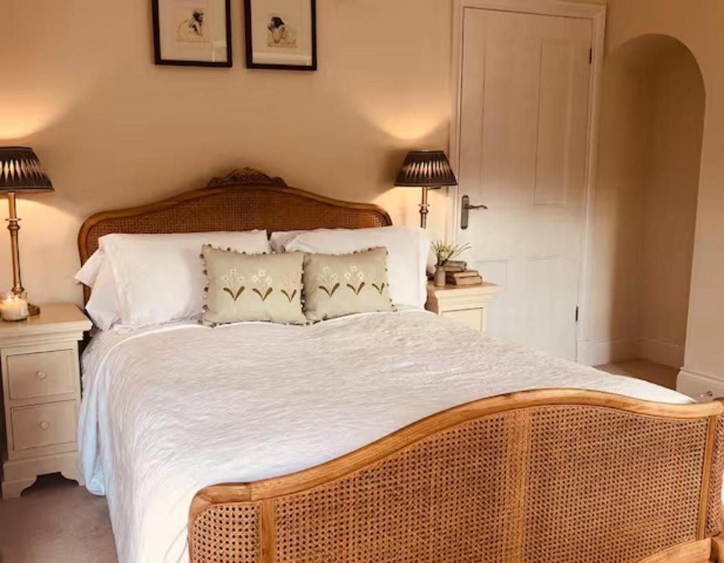 Pass The Keys Old Beams Luxury Style & Comfort In Town Centre Bakewell Zewnętrze zdjęcie